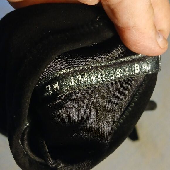 Stuart Weitzman Black Suede Pumps Sz.7/8 - Picture 6 of 6